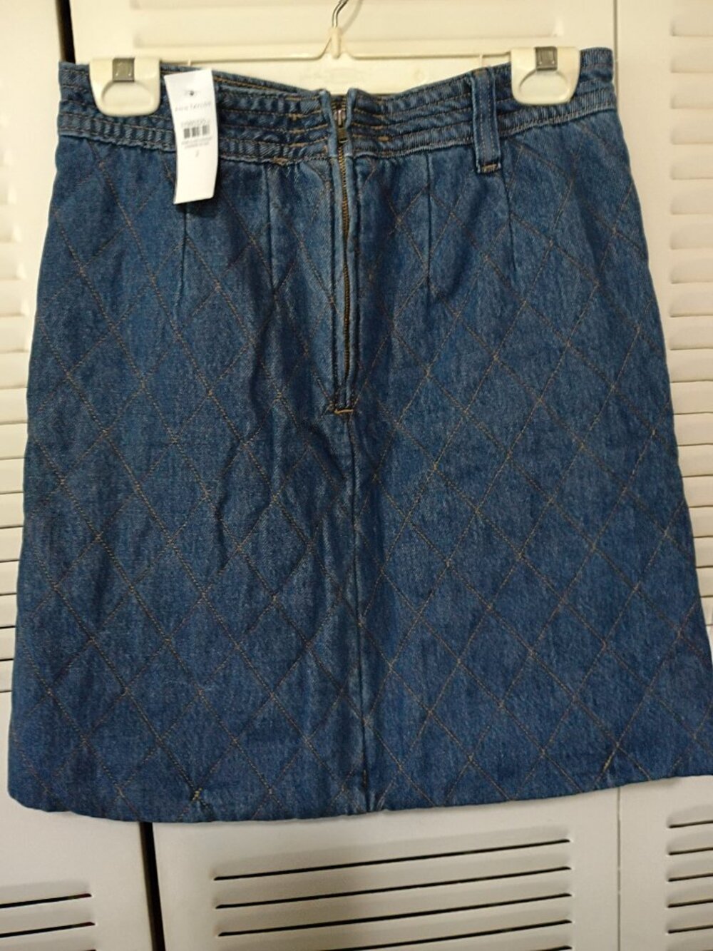 ANN TAYLOR Quilted Blue Denim Mini Skirt Gold Buttons 2 $89 - Picture 6 of 7